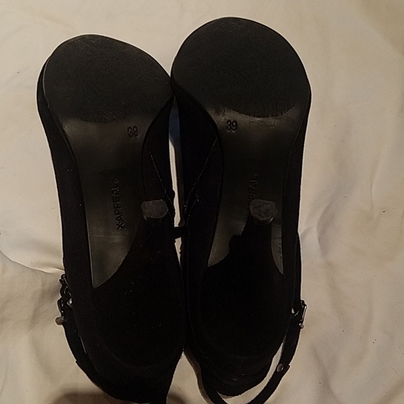 Black suede ankle boots with a 3.5 inch heel - Picture 4 of 5